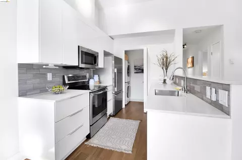 22 Schooner Ct, Richmond, CA 94804