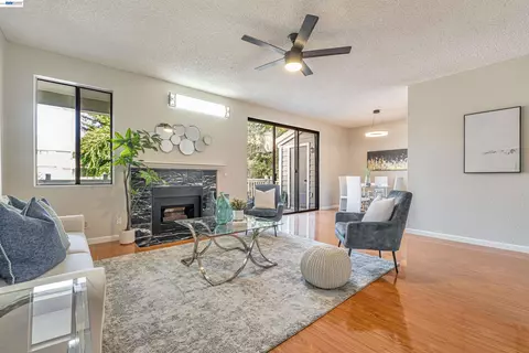 3402 Pinewood Ter #211, Fremont, CA 94536