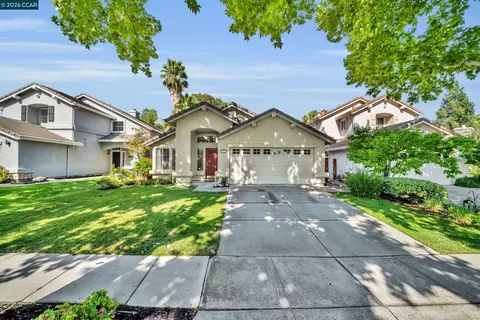 441 Apple Hill Dr, Brentwood, CA 94513