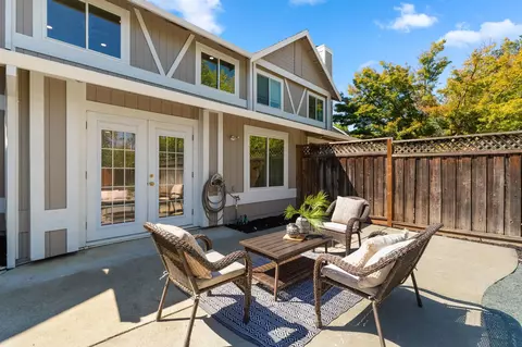 215 Mavis Dr, Pleasanton, CA 94566