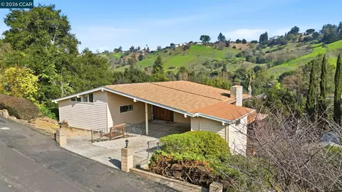 95 Mackie Dr, Martinez, CA 94553