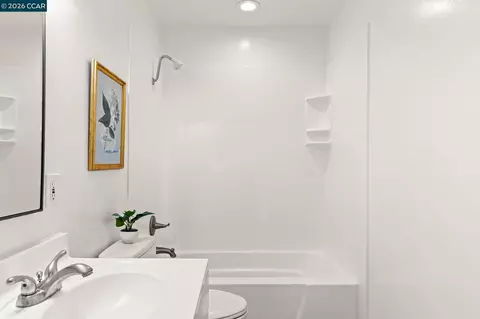 Bath - 1133 Meadow Ln #106, Concord, CA 94520 photo 2 of 3
