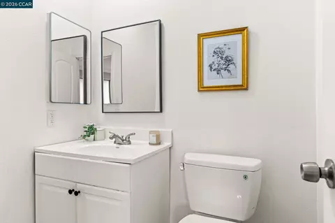 Bath - 1133 Meadow Ln #106, Concord, CA 94520 photo 1 of 3