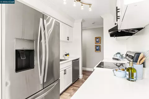 Kitchen - 1133 Meadow Ln #106, Concord, CA 94520 photo 2 of 4