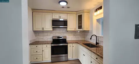 308 Vine St, Modesto, CA 95351 photo 1