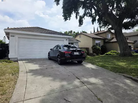 8226 Windmill Oaks Pl, Antelope, CA 95843