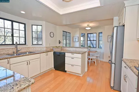 Kitchen - 137 Haslemere, Lafayette, CA 94549 photo 2 of 4