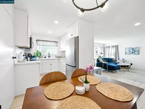 Dining - 20 Chesley Ct, Vallejo, CA 94591 photo 2 of 3
