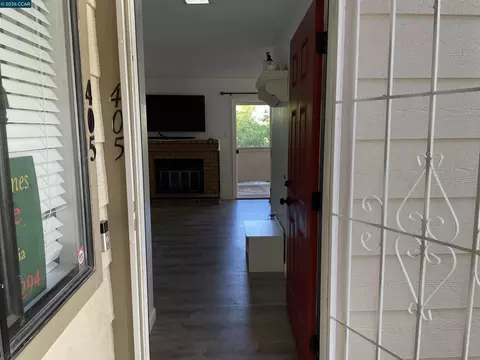 Entry Way - 405 Weymouth, Hercules, CA 94547 photo 1 of 4