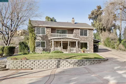1956 Holly Dr, Concord, CA 94521 photo 1