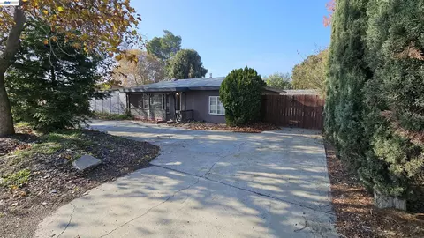 3773 Willow Pass Rd, Concord, CA 94519 photo 1