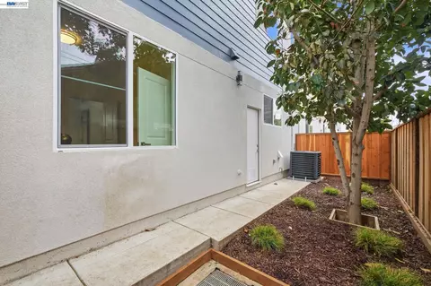 Exterior - 3701 Gettysburg Cmn, Fremont, CA 94538 photo 5 of 8