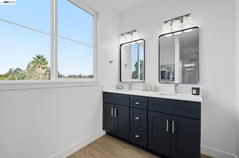 Bath - 3701 Gettysburg Cmn, Fremont, CA 94538 photo 1 of 6