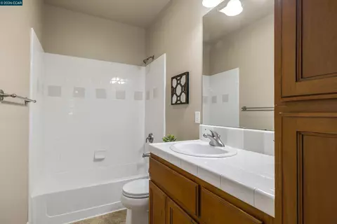 Bath - 1121 Haven St, Martinez, CA 94553 photo 4 of 4