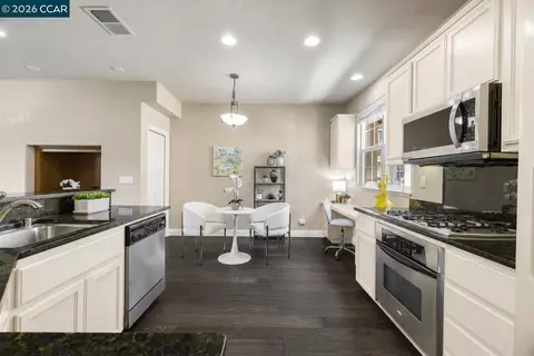 Kitchen - 1121 Haven St, Martinez, CA 94553 photo 2 of 3