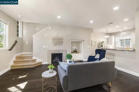 Living - 1121 Haven St, Martinez, CA 94553 photo 3 of 6
