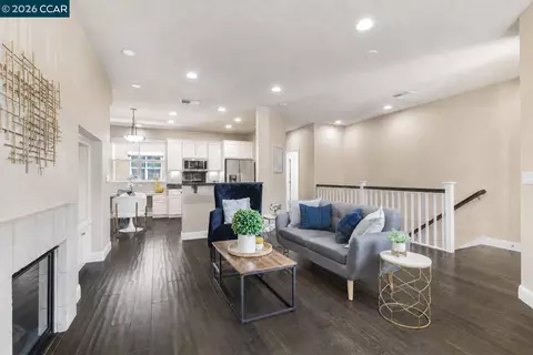 Living - 1121 Haven St, Martinez, CA 94553 photo 5 of 6