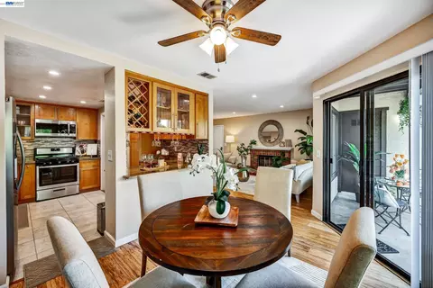 14370 Outrigger Dr, San Leandro, CA 94577