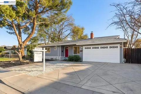 7447 Tamarack Dr, Dublin, CA 94568 photo 1