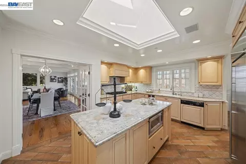 Kitchen - 5280 Sheridan Rd, Sunol, CA 94586 photo 2 of 5