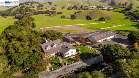 5280 Sheridan Rd, Sunol, CA 94586