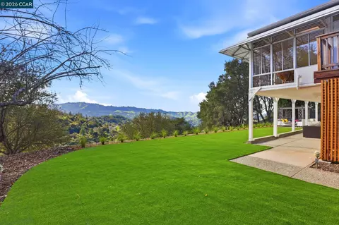 128 Diablo View Dr, Orinda, CA 94563