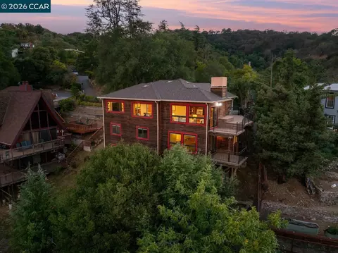 1087 Hillside Dr, Martinez, CA 94553 photo 1