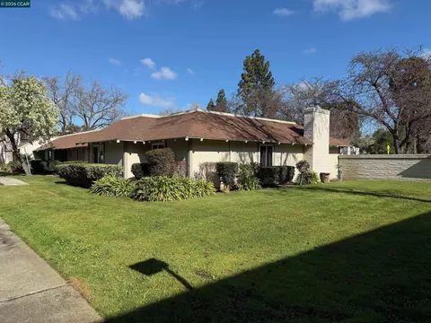 825 Oak Grove Rd #17, Concord, CA 94518