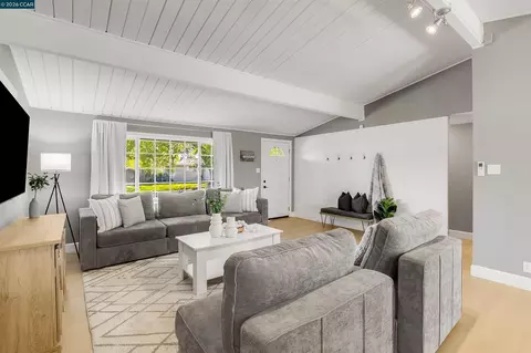 2261 Gehringer Dr, Concord, CA 94520