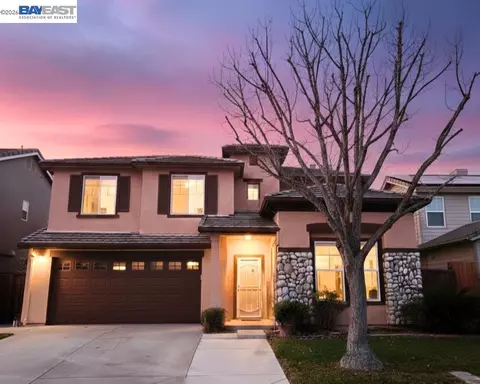 389 Burlington Dr, Tracy, CA 95376 photo 1