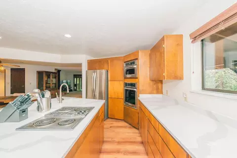 Kitchen - 410 Lake Forest Dr, Trinity Center, CA 96091 photo 4 of 7