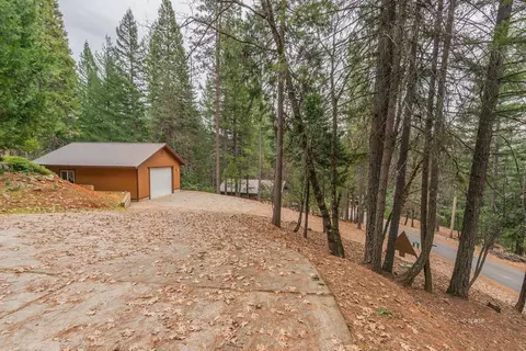 Exterior - 410 Lake Forest Dr, Trinity Center, CA 96091 photo 12 of 13