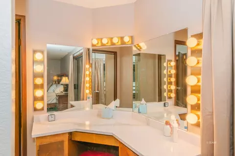 Bath - 410 Lake Forest Dr, Trinity Center, CA 96091 photo 1 of 5