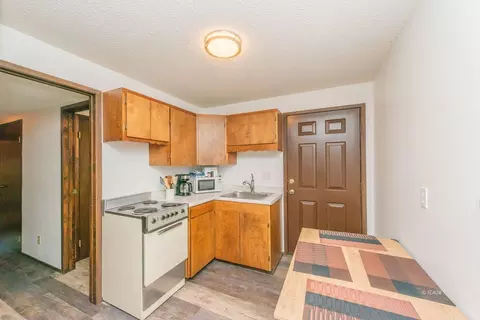 Kitchen - 410 Lake Forest Dr, Trinity Center, CA 96091 photo 6 of 7