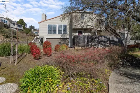 14 Heritage Oaks Rd, Pleasant Hill, CA 94523