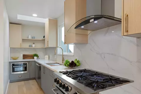Kitchen - 483 Boynton Ave, Berkeley, CA 94707 photo 4 of 7