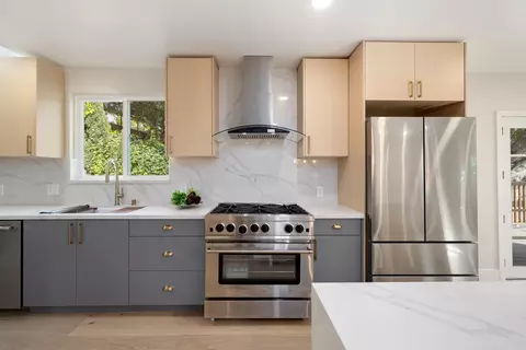Kitchen - 483 Boynton Ave, Berkeley, CA 94707 photo 3 of 7