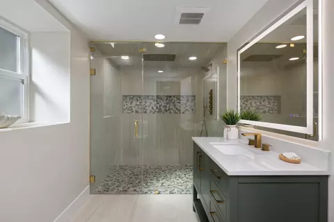 Bath - 483 Boynton Ave, Berkeley, CA 94707 photo 5 of 6