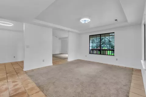 Living - 3665 Illinois Ave, Corning, CA 96021 photo 5 of 10