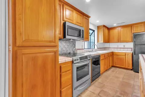 Kitchen - 3665 Illinois Ave, Corning, CA 96021 photo 3 of 4