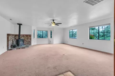Living - 3665 Illinois Ave, Corning, CA 96021 photo 7 of 10