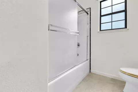 Bath - 3665 Illinois Ave, Corning, CA 96021 photo 4 of 4