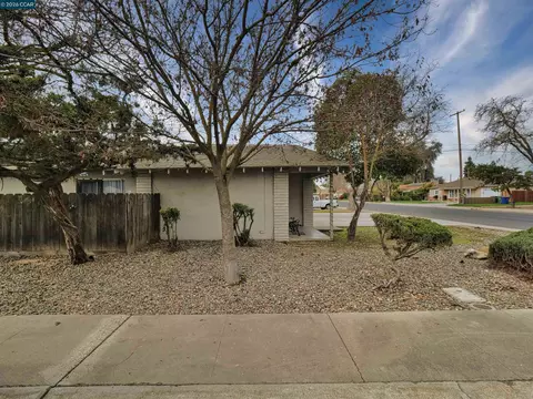 Exterior - 2500 Haddon Ave, Modesto, CA 95354 photo 3 of 12