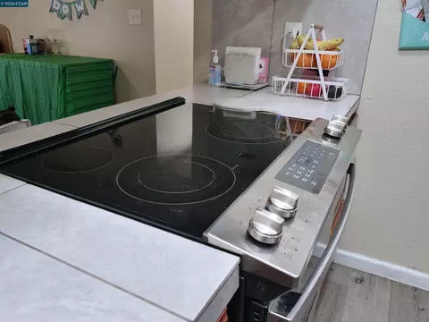 Kitchen - 2500 Haddon Ave, Modesto, CA 95354 photo 5 of 5