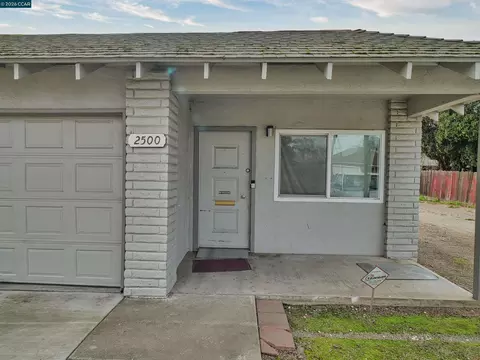 Exterior - 2500 Haddon Ave, Modesto, CA 95354 photo 8 of 12
