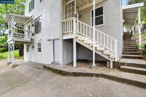 Exterior - 2220 S Crest Ave, Martinez, CA 94553 photo 2 of 4