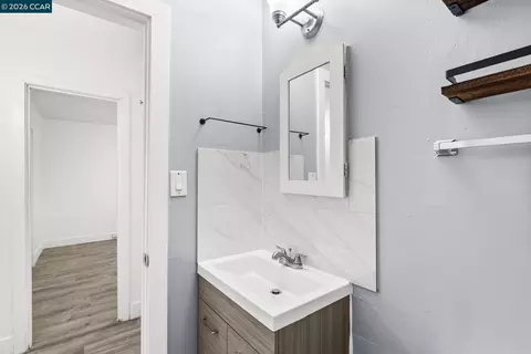 Bath - 2220 S Crest Ave, Martinez, CA 94553 photo 2 of 3