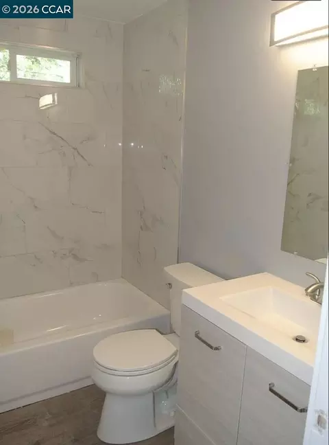 Bath - 2220 S Crest Ave, Martinez, CA 94553 photo 3 of 3