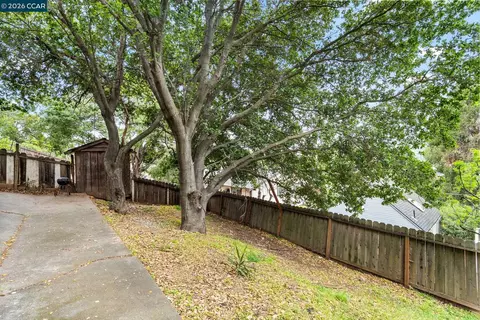 Exterior - 2220 S Crest Ave, Martinez, CA 94553 photo 4 of 4