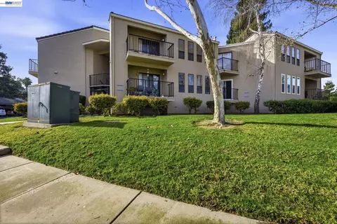 39490 Albany Cmn #X, Fremont, CA 94538